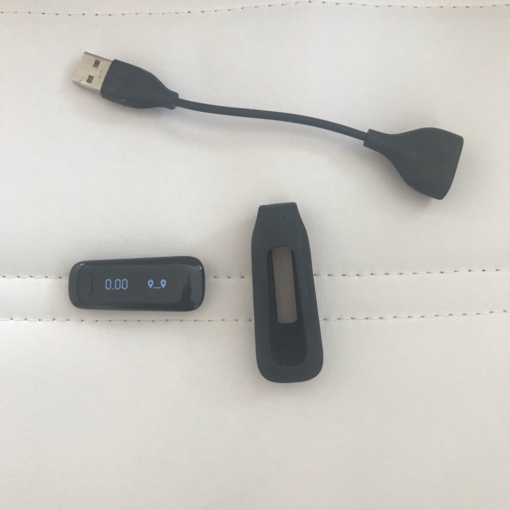Fitbit One Wireless Activity Plus Sleep Tracker